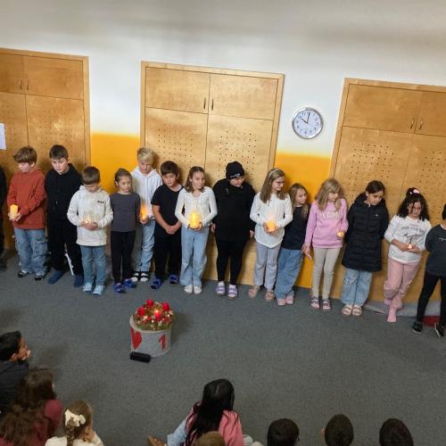 2025-12-01 ADventfeiern 4.Klasse
