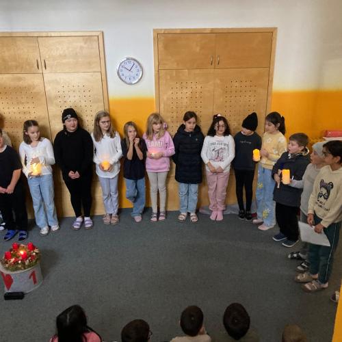 2025-12-01 ADventfeiern 4.Klasse